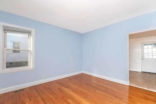 23 Myrtle St, Quincy, MA 02171