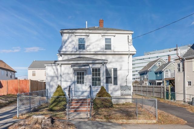 23 Myrtle St, Quincy, MA 02171