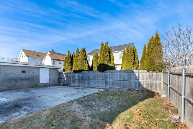 23 Myrtle St, Quincy, MA 02171