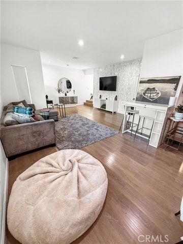 1521 W 37th Place, Los Angeles, CA 90018