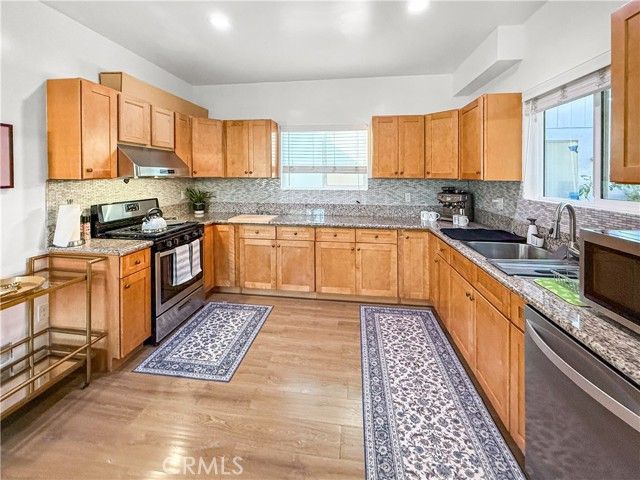 1521 W 37th Place, Los Angeles, CA 90018