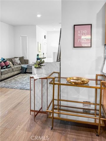 1521 W 37th Place, Los Angeles, CA 90018