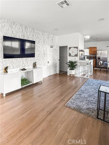 1521 W 37th Place, Los Angeles, CA 90018