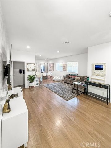 1521 W 37th Place, Los Angeles, CA 90018