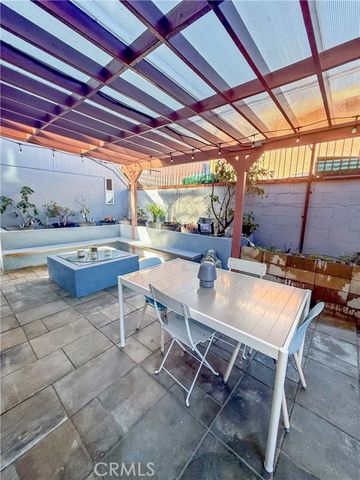 1521 W 37th Place, Los Angeles, CA 90018