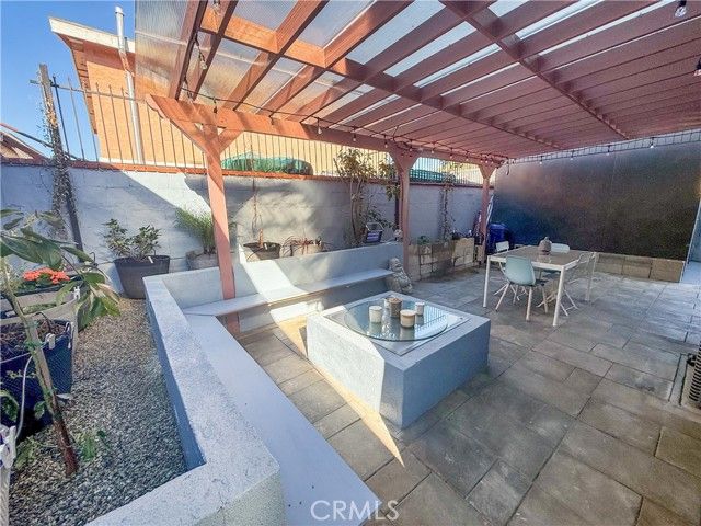 1521 W 37th Place, Los Angeles, CA 90018