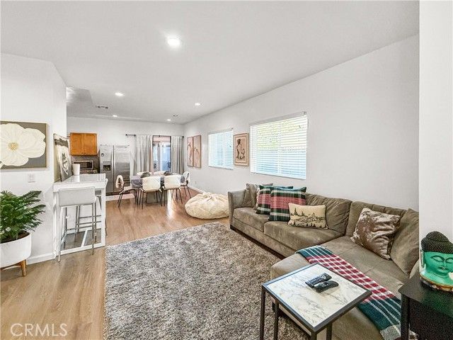 1521 W 37th Place, Los Angeles, CA 90018