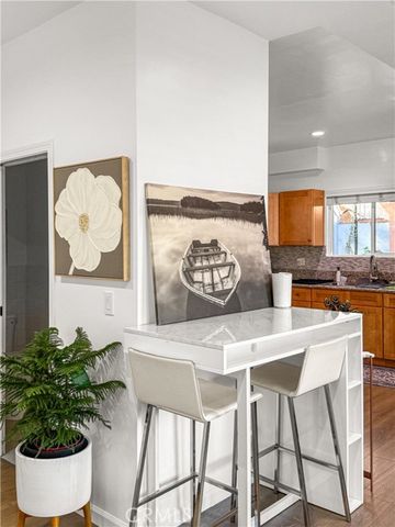 1521 W 37th Place, Los Angeles, CA 90018