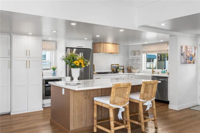 8 Saratoga, Newport Beach, CA 92660