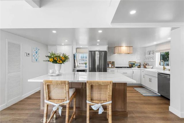 8 Saratoga, Newport Beach, CA 92660