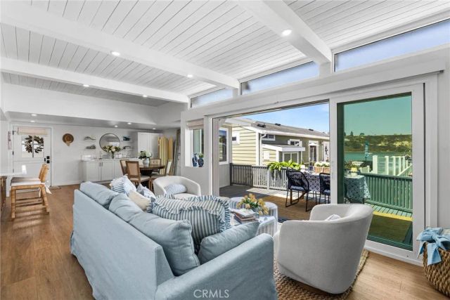 8 Saratoga, Newport Beach, CA 92660