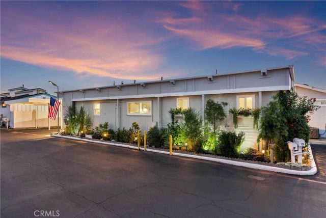 8 Saratoga, Newport Beach, CA 92660