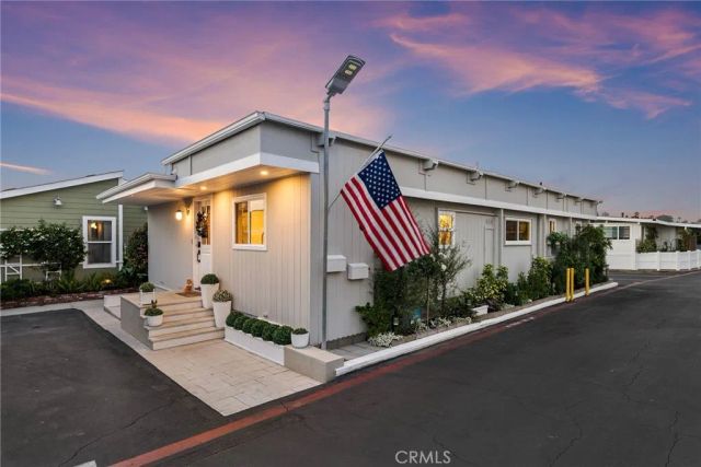 8 Saratoga, Newport Beach, CA 92660