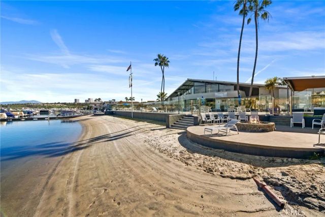8 Saratoga, Newport Beach, CA 92660