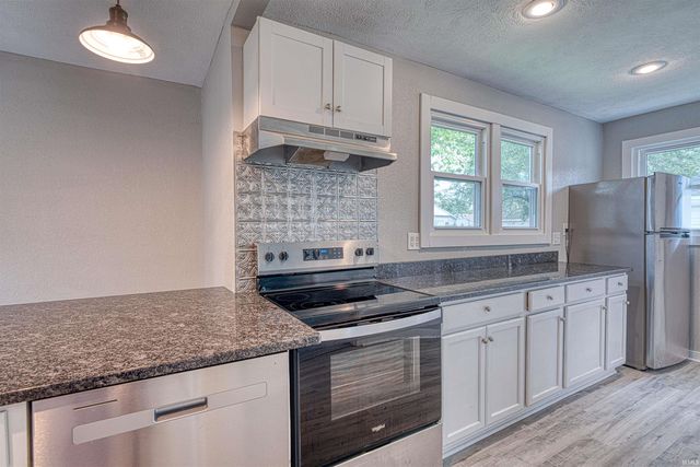 2714 Vann Avenue, Evansville, IN 47714