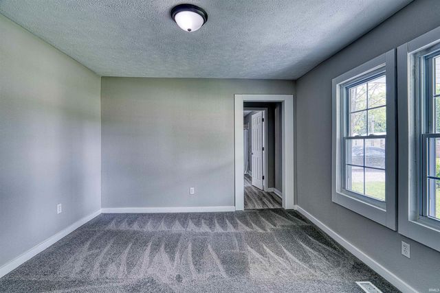 2714 Vann Avenue, Evansville, IN 47714