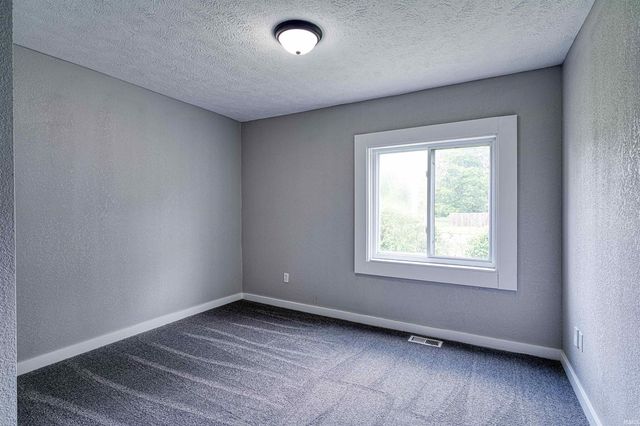 2714 Vann Avenue, Evansville, IN 47714