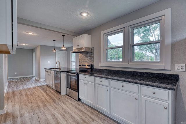 2714 Vann Avenue, Evansville, IN 47714