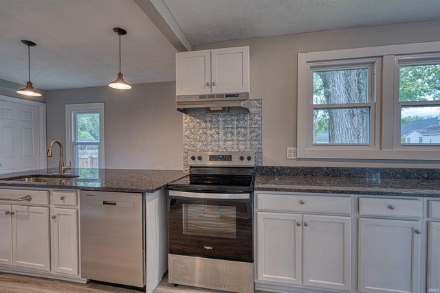 2714 Vann Avenue, Evansville, IN 47714