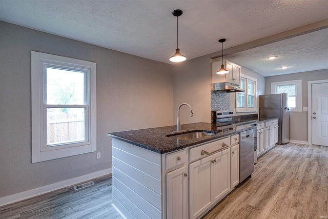 2714 Vann Avenue, Evansville, IN 47714