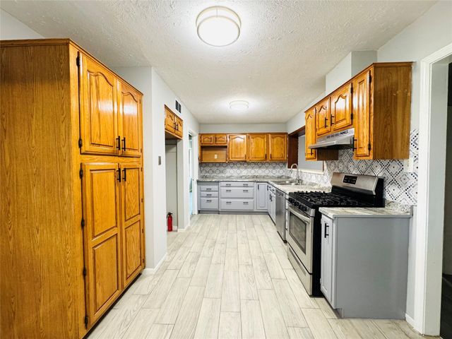 7905 Turquoise Lane, Houston, TX 77055