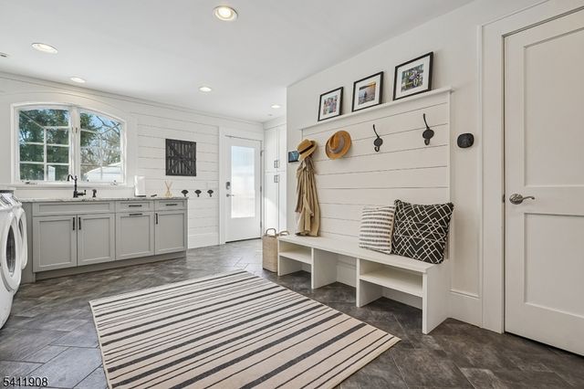 69 ELM ST, Summit City, NJ 07901