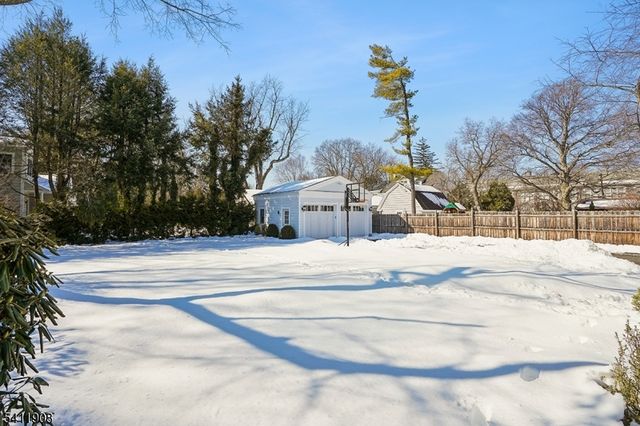 69 ELM ST, Summit City, NJ 07901