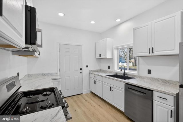 957 MARTIN LUTHER KING JR BLVD, Trenton, NJ 08638