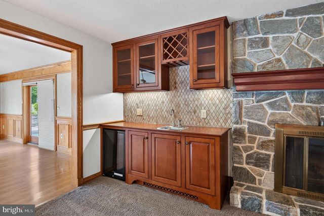15 CRESTVIEW RD, Phoenixville, PA 19460