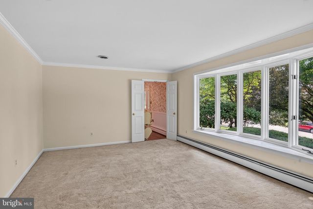 15 CRESTVIEW RD, Phoenixville, PA 19460