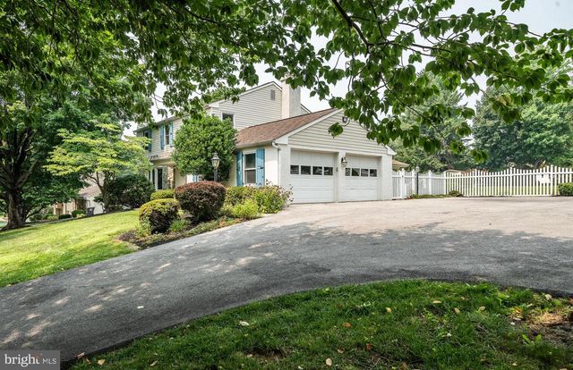 15 CRESTVIEW RD, Phoenixville, PA 19460
