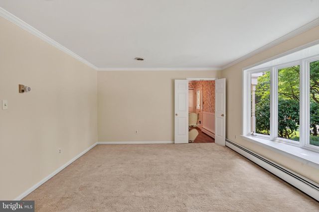 15 CRESTVIEW RD, Phoenixville, PA 19460