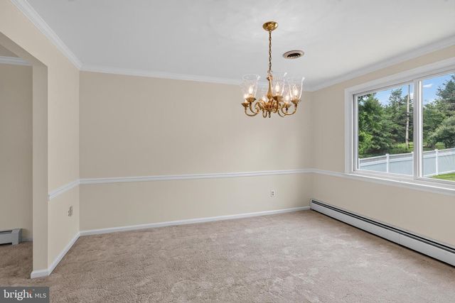 15 CRESTVIEW RD, Phoenixville, PA 19460