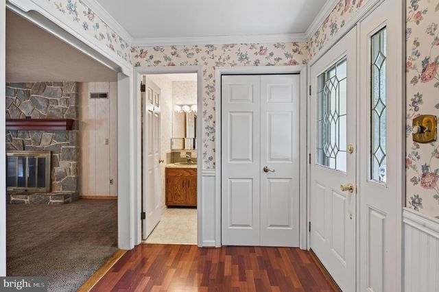 15 CRESTVIEW RD, Phoenixville, PA 19460