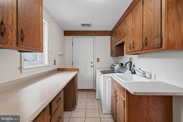 15 CRESTVIEW RD, Phoenixville, PA 19460