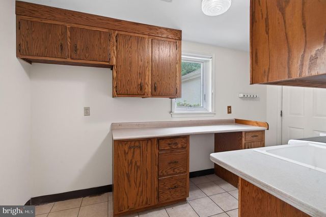 15 CRESTVIEW RD, Phoenixville, PA 19460