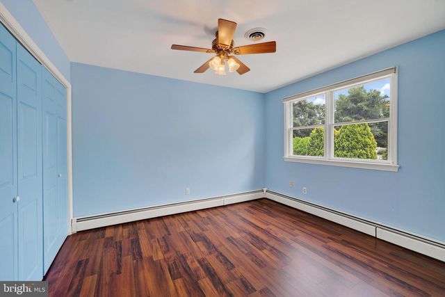 15 CRESTVIEW RD, Phoenixville, PA 19460