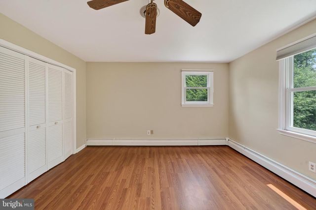 15 CRESTVIEW RD, Phoenixville, PA 19460