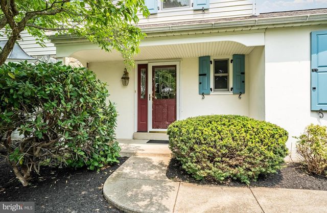 15 CRESTVIEW RD, Phoenixville, PA 19460