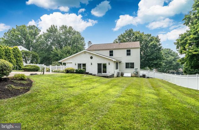 15 CRESTVIEW RD, Phoenixville, PA 19460