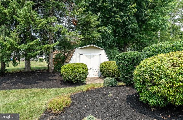 15 CRESTVIEW RD, Phoenixville, PA 19460