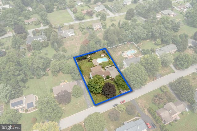 15 CRESTVIEW RD, Phoenixville, PA 19460