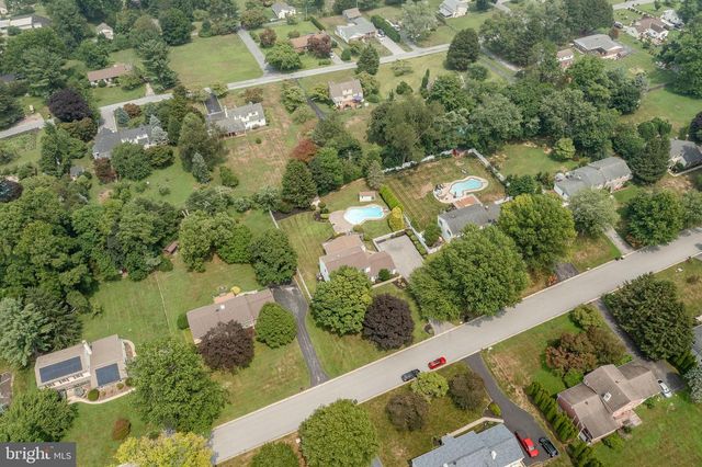 15 CRESTVIEW RD, Phoenixville, PA 19460