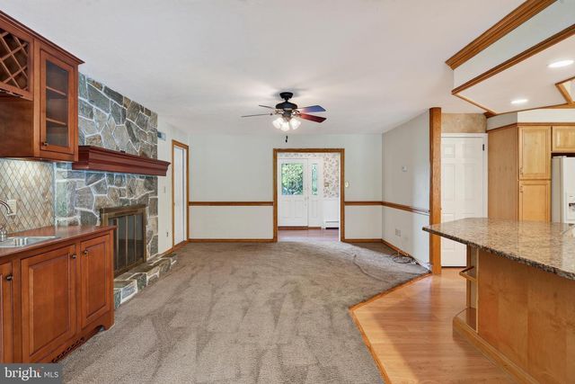 15 CRESTVIEW RD, Phoenixville, PA 19460