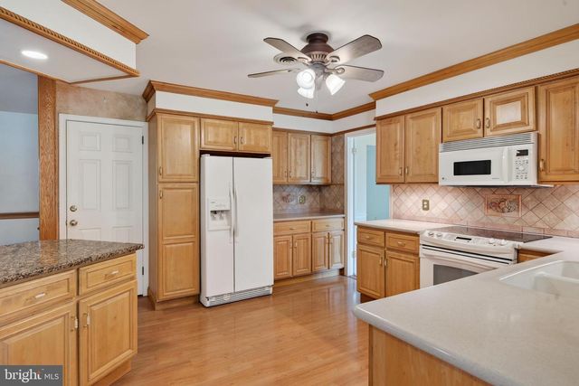 15 CRESTVIEW RD, Phoenixville, PA 19460
