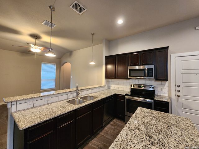 506 Creekside Forest, New Braunfels, TX 78130