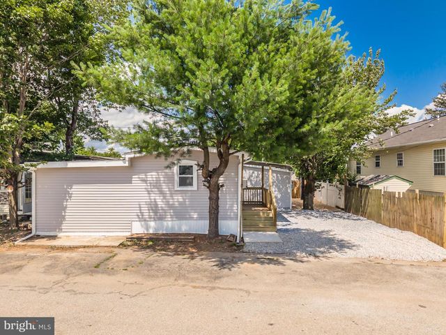 8-B SHERMAN DR, Claymont, DE 19703