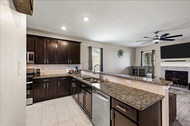 7820 Quartz Lane, Texas City, TX 77591