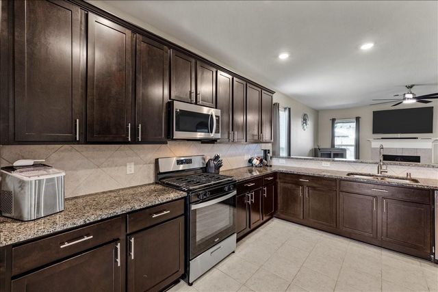 7820 Quartz Lane, Texas City, TX 77591