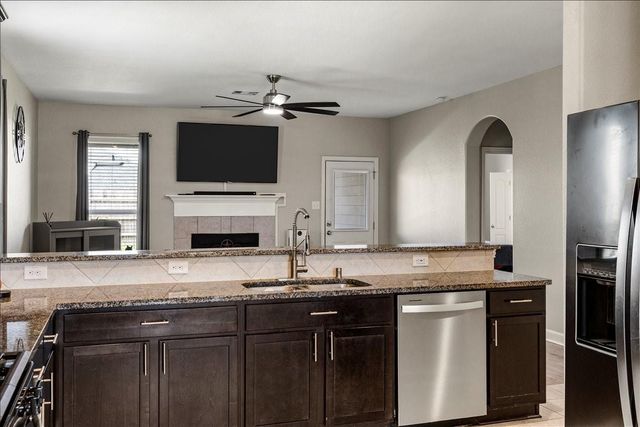 7820 Quartz Lane, Texas City, TX 77591